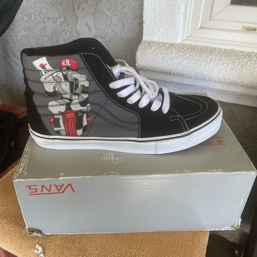 Limited edition high top skate shoe